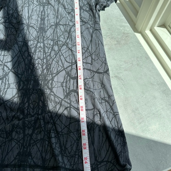 Lululemon athletic shirt - Picture 5 of 7